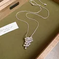 Elegante collana regolabile placcata argento con ciondolo a grappolo di perle metalliche - Stile 30-Argento