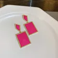 Elegant dopamine pink rectangular earrings with a very stylish gold beaded border - Geometric Square