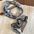 Collana foulard in seta vintage con motivo paisley a cuore e un nodo molto elegante - Catena da Vita 19-Grigio Argento Cuore Paisley
