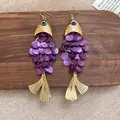 Détail exquis de boucles d'oreilles en forme de poisson avec écailles en nacre violette - Crochet d'oreille-forme de poisson / Or-Violet
