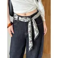 Cintura a foulard in seta paisley vintage per jeans, elegante design bianco e nero - Catena da Vita 18-Nero e Bianco Paisley
