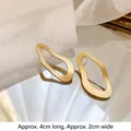 Elegante unregelmäßige geometrische Goldohrringe mit mattem Finish und 925er Silbersteckern - Unregelmäßige Scheiben-Ohrringe (7) / 4cmx2cm / Gold