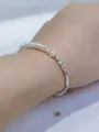 Bracciale di perle barocche e perle d'argento sfaccettate sul polso - Stile Patchwork di Argento Triturato e Perle (Stile 1)