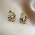 Boucles d'oreilles vintage fleurs avec émail et perles style français. - Style 1 (Or-Vert-Violet)