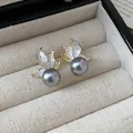 Boucles d'oreilles papillon vintage français élégantes avec perles gris foncé en boîte. - Style 17 (Or-Gris)