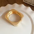 Brazalete cuadrado dorado premium de metal con cierre de bisagra para mujer elegante - Estilo Cuadrado Mate Cepillado (41#) / Dorado