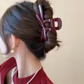 Elegante pinza per capelli in acrilico rosso vino a forma di fiocco per acconciature a chignon - Modello a fiocco / Rosso Vino
