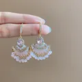 Eleganti orecchini a nappa dorati con zirconi rosa e delicate perle sintetiche - Stile Nappa a Ventaglio (102# Gancio per Orecchio) / Oro-Rosa
