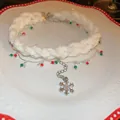 Girocollo natalizio festivo con fascia in peluche bianca e accenti di perline rosse verdi - Collana / Argento