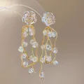 Orecchini pendenti eleganti con rosa e perle di cristallo iridescenti da donna - Stile Rosa Gialla (27#)