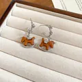 Orecchini a cavallo a dondolo argentati con fiori in zircone e smalto marrone - Argento-Caffè