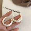 Eleganti orecchini a cerchio bianchi geometrici a C con ago in argento per donne e ragazze - 白色几何C型耳圈(4#)