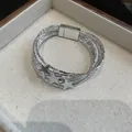Vista dettagliata del bracciale in resina argento multifilo con stelle e chiusura - Stile 41 (WB1456WB1187)