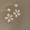 Handgemaakte geweven bloemenoorbellen met gouden contouren voor een elegante zomerse look - Stijl 28 Draad Holle Bloem (HE19995)