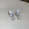 Elegante silberne Schmetterling Ohrstecker mit weißen Flügeln und Perlenanhängern - 20# Butterfly Pearl Pendant Style / Silber/Weiß