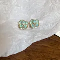 Elegante hellblaue Emaille-Rosenohrstecker mit Silberstiften für einen minimalistischen Look - 37# French Luxury Camellia Style / Hellblau/Gold