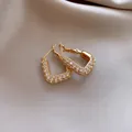 Elegante vergoldete U-förmige Creolen mit funkelndem Zirkonia-Pavé-Besatz-Design. - Silver Post U-Shape Pave Rhinestone Style / Gold