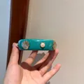 Bracciale rigido vintage in resina turchese con conchiglie dorate e perle da donna - Blu scuro