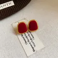 Elegantes pendientes cuadrados de terciopelo rojo con borde dorado y aguja de plata - Cuadrado / Aguja de plata / Rojo