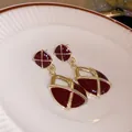 Boucles d'oreilles vintage en émail rouge avec motif de croix dorée et aiguille en argent - Style Géométrique en Émail (25#)