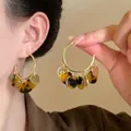 Orecchini a cerchio vintage stile Maillard con ciondoli leopardati per donne - Design n. 3 / Perno in argento 925 / Marrone oro