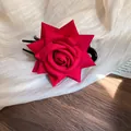 Fermaglio per capelli con rosa rossa sintetica, ideale per un look estivo molto dolce - Clip a Becco d'Anatra (12) / Rosso