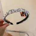 Cerchietto intrecciato in tweed bianco e nero con perle bianche per un look raffinato - Cerchietto con Perle in Velluto (58#)