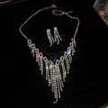 Élégant ensemble de bijoux collier et boucles d'oreilles à franges en strass argentés - Argent Style 40