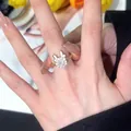 Elegante anello a fiore dorato con zirconi brillanti per donna dal design raffinato - Stile Geometrico Dorato (49#)