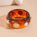Chic retro amber resin bangle featuring gold shell charms and white pearl accents for women - Shell Artificial Pearl Decoration Style (25#) / Brown