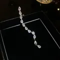 Elegante orecchino a gancio in argento con cristalli scintillanti a forma di pera - Stile 52# Aerodinamico (52#) / Argento