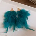 Élégantes boucles d'oreilles en plumes bleu paon avec crochets dorés pour femmes - Or Bleu Plume