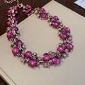 Primer plano de collar vintage de estilo corte con cuentas púrpuras y hojas de oro rosa - Collar (7#) / Dorado/Púrpura