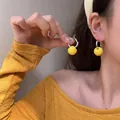 Orecchini a cerchio in argento con ciondoli a sfera laccati in giallo brillante - Cerchio Semplice a Sfera Giallo