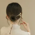 Klassischer chinesischer Haarstab mit Blumen- und Perlenanhängern für Dutt - Silber