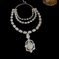 Elegante mehrlagige Strasskette mit großem Wassertropfen-Kristallanhänger Detail - Silber Stil Zwei (HN4636)