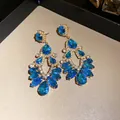 Eleganti orecchini pendenti a goccia di lusso con cristalli blu e aghi d'argento per donna - Stile palazzo traforato blu scuro (75#) / Oro