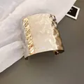 Brazalete ancho de metal plateado martillado con diseño minimalista y elegante - Estilo de Textura Martillada (93#) / Plateado