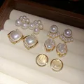 Set di orecchini eleganti con pietre occhio di gatto e perle in una scatola di gioielli in legno. - 23# Oro Perno d'argento