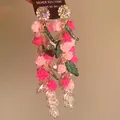 Exquisitos pendientes de borla de cristal y rosa rosa con diseño de aguja de plata - Flor de Borla (HE19018) / Rojo