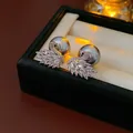 Elegantes pendientes de cisne de plata con perlas grises y cristales pavimentados - Gris