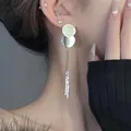 Eleganti orecchini a nappa lunga in argento con zirconi luccicanti visti sul lobo - Stile Versatile con Paillettes Argento (10#)