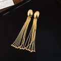 Eleganti orecchini lunghi dorati con nappe a catena di serpente e piccole sfere lucide - Ovale Oro Placcato Oro Vero (52#)