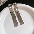 Eleganti orecchini pendenti a nappa lunga in argento con accenti di zirconi per donna - Nappina di Paillettes Argento (44#)