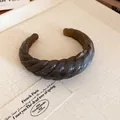 Minimalist twisted amber resin open cuff bracelet with vintage croissant texture - Gray (7#)