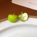 Kreative grüne Apfel-Ohrstecker mit glänzender Emaille für Damen. - Grüner Apfelform-Stil (50#)