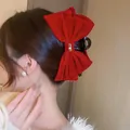 Eleganter Haarkrebs mit roter Samtschleife und goldenem Logo für Damen im Winter - Samtschleife Metallbuchstaben-Stil (10#)