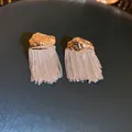 Orecchini eleganti con ago in argento, parte superiore dorata e lunghe nappe a catena - Ciondolo Nappa Texturizzato (36) / Oro E Argento