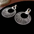 Orecchini a cerchio vintage in argento con fili avvolti e maglie geometriche eleganti - Stile Perno Argento - Raggio di Sole Radiale (41#) / Argento