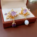 Orecchini vintage dorati con pietre di ametista grezza, gemma viola e perle bianche. - Stile Perno Argento - Pietra Grezza Asimmetrica (42#) / Oro